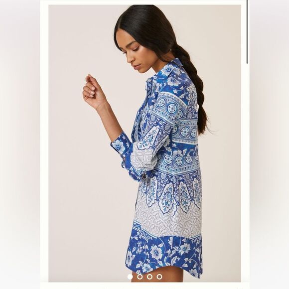 Anthropologie Printed V-Neck Buttonfront Shirtdress
Blue motif floral - Picture 5 of 9